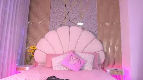 Snapshot of mssburbuja chatting on 07.30.26 Manuela online show from 07.30.26