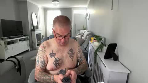 Snapshot of mtb1697 chatting on 09.27.25 mtb1697 online show from 09.27.25