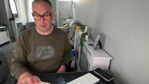 Snapshot of mtb1697 chatting on 10.04.25 mtb1697 online show from 10.04.25