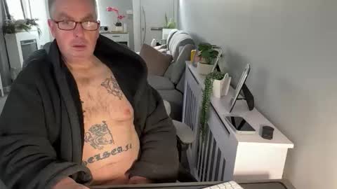 Snapshot of mtb1697 chatting on 12.05.25 mtb1697 online show from 12.05.25