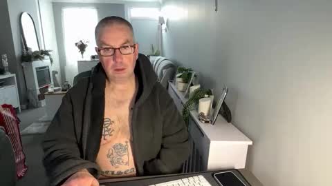 Snapshot of mtb1697 chatting on 12.16.25 mtb1697 online show from 12.16.25