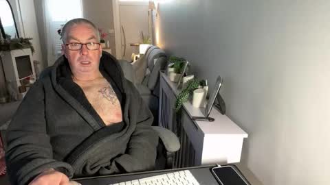 Snapshot of mtb1697 chatting on 12.17.25 mtb1697 online show from 12.17.25