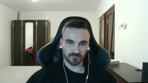 Snapshot of mu5clemania chatting on 02.04.26 Victor online show from 02.04.26