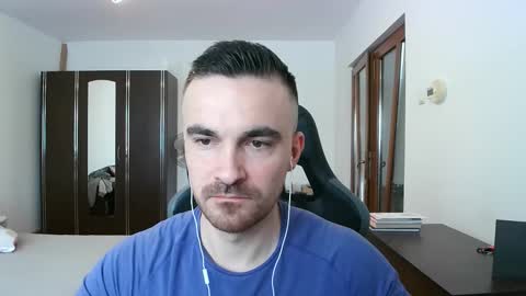 Snapshot of mu5clemania chatting on 02.07.26 Victor online show from 02.07.26