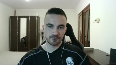 Snapshot of mu5clemania chatting on 02.07.26 Victor online show from 02.07.26