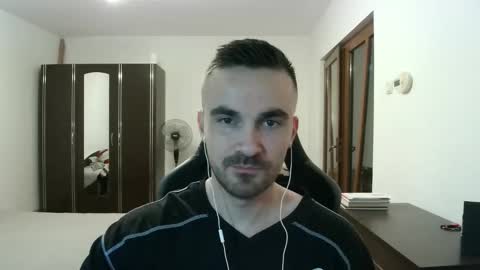 Snapshot of mu5clemania chatting on 02.08.26 Victor online show from 02.08.26