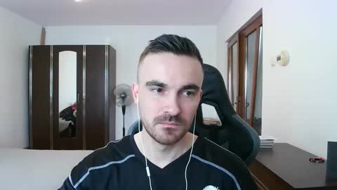 Snapshot of mu5clemania chatting on 02.09.26 Victor online show from 02.09.26