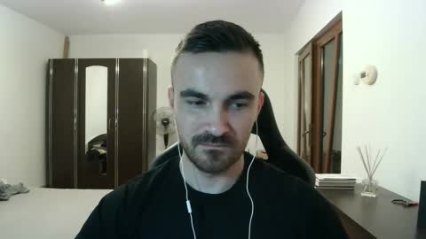 Snapshot of mu5clemania chatting on 02.13.26 Victor online show from 02.13.26