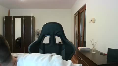 Snapshot of mu5clemania chatting on 02.15.26 Victor online show from 02.15.26