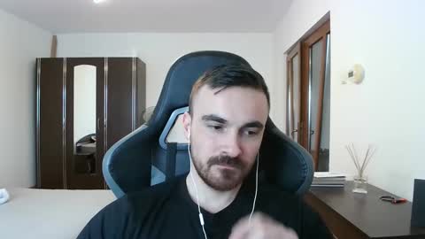 Snapshot of mu5clemania chatting on 02.21.26 Victor online show from 02.21.26