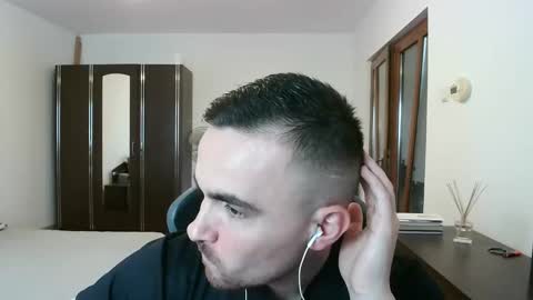 Snapshot of mu5clemania chatting on 02.24.26 Victor online show from 02.24.26