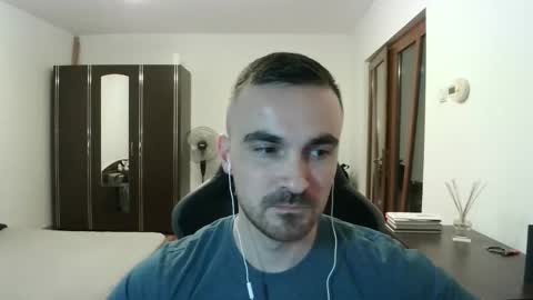 Snapshot of mu5clemania chatting on 02.25.26 Victor online show from 02.25.26