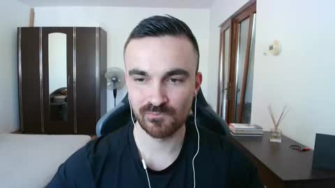 Snapshot of mu5clemania chatting on 03.07.26 Victor online show from 03.07.26