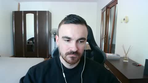 Snapshot of mu5clemania chatting on 03.08.26 Victor online show from 03.08.26