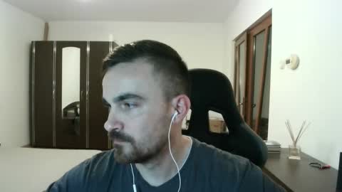 Snapshot of mu5clemania chatting on 03.09.26 Victor online show from 03.09.26