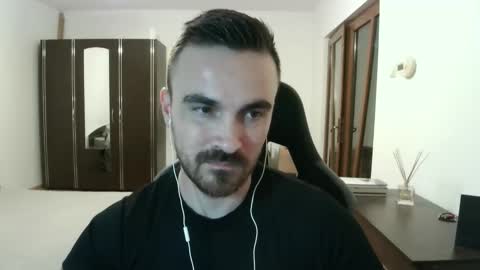 Snapshot of mu5clemania chatting on 03.10.26 Victor online show from 03.10.26