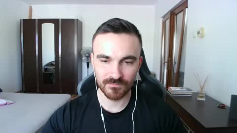 Snapshot of mu5clemania chatting on 03.12.26 Victor online show from 03.12.26