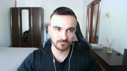 Snapshot of mu5clemania chatting on 03.17.26 Victor online show from 03.17.26