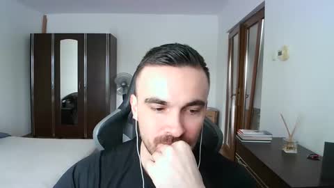 Snapshot of mu5clemania chatting on 03.18.26 Victor online show from 03.18.26