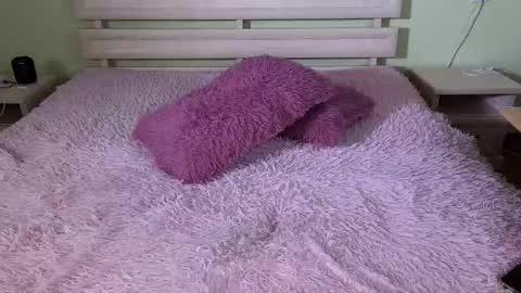 Mia online show from 09.18.25