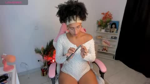 HEY GUYS IF YOU LIKE SEXY SHOW YOU ARE IN THE CORRECT PLACE CU WENESDAY PVT OPEN   TRANSMISSION TIME 5 PM - 10 PM COLOMBIA online show from 04.13.26