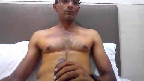 Snapshot of mumbaimonster8inch chatting on 06.08.26 rajesh engineer online show from 06.08.26