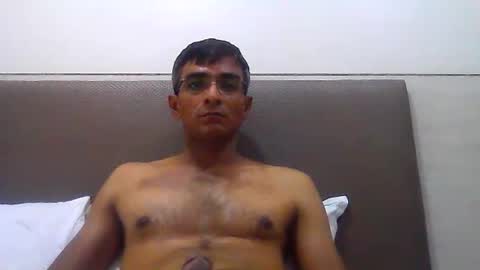 Snapshot of mumbaimonster8inch chatting on 06.10.26 rajesh engineer online show from 06.10.26