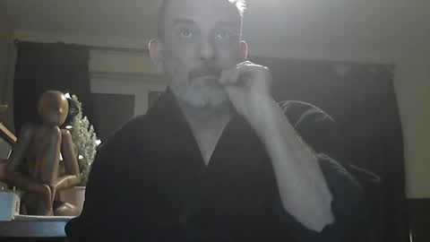 Snapshot of munch10 chatting on 12.01.24 munch10 online show from 12.01.24