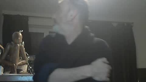 Snapshot of munch10 chatting on 12.22.24 munch10 online show from 12.22.24