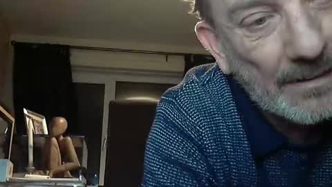 Snapshot of munch10 chatting on 01.25.25 munch10 online show from 01.25.25