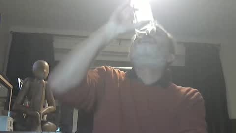 Snapshot of munch10 chatting on 10.19.25 munch10 online show from 10.19.25