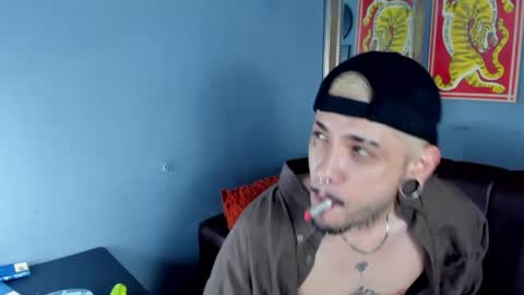 Snapshot of murdockh chatting on 05.15.26 murdok online show from 05.15.26