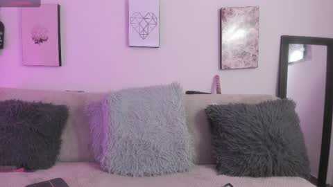 Snapshot of muriell_69 chatting on 09.11.25 muriell_69 online show from 09.11.25