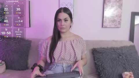 Snapshot of muriell_69 chatting on 10.15.25 muriell_69 online show from 10.15.25