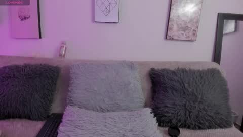 Snapshot of muriell_69 chatting on 11.20.25 muriell_69 online show from 11.20.25