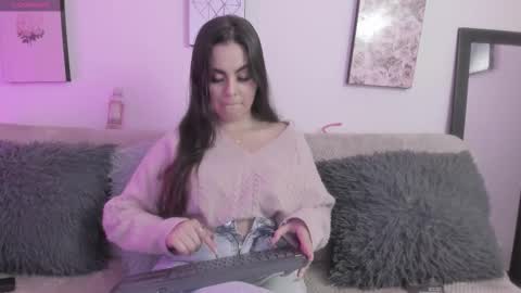 Snapshot of muriell_69 chatting on 11.27.25 muriell_69 online show from 11.27.25