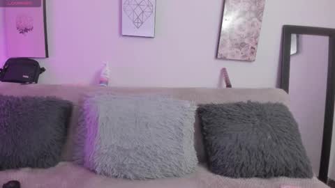 Snapshot of muriell_69 chatting on 12.19.25 muriell_69 online show from 12.19.25