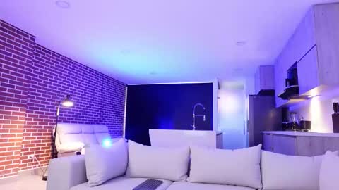 Snapshot of muscle_man19 chatting on 10.28.25 Nick online show from 10.28.25