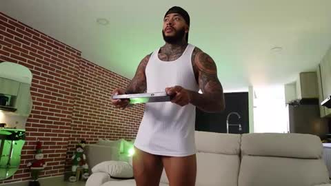 Snapshot of muscle_man19 chatting on 12.20.25 Nick online show from 12.20.25