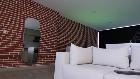 Snapshot of muscle_man19 chatting on 01.09.26 Nick online show from 01.09.26