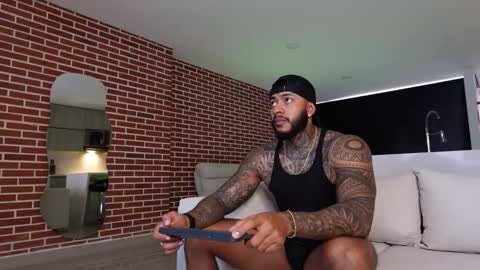 Snapshot of muscle_man19 chatting on 01.15.26 Nick online show from 01.15.26