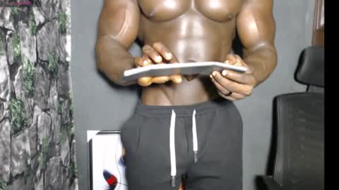 Snapshot of musclegodsammy23 chatting on 01.21.25 musclegod23 online show from 01.21.25