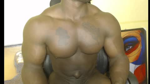 Snapshot of musclegodsammy23 chatting on 02.05.25 musclegod23 online show from 02.05.25