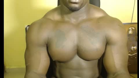 Snapshot of musclegodsammy23 chatting on 02.10.25 musclegod23 online show from 02.10.25