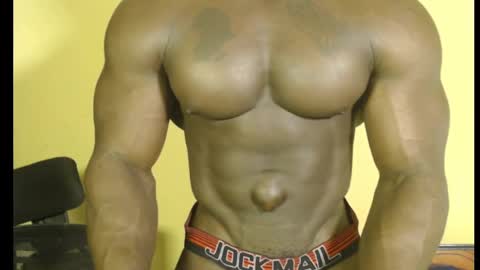 Snapshot of musclegodsammy23 chatting on 02.26.25 musclegod23 online show from 02.26.25