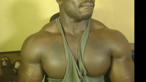 Snapshot of musclegodsammy23 chatting on 03.05.25 musclegod23 online show from 03.05.25