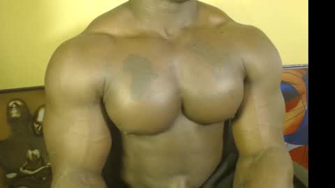 Snapshot of musclegodsammy23 chatting on 03.06.25 musclegod23 online show from 03.06.25