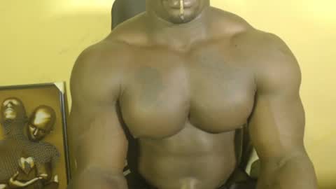 Snapshot of musclegodsammy23 chatting on 03.10.25 musclegod23 online show from 03.10.25