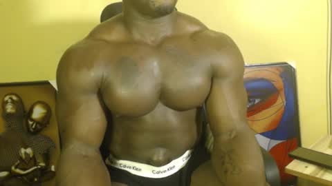 Snapshot of musclegodsammy23 chatting on 03.12.25 musclegod23 online show from 03.12.25