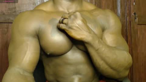 Snapshot of musclegodsammy23 chatting on 09.10.25 musclegod23 online show from 09.10.25